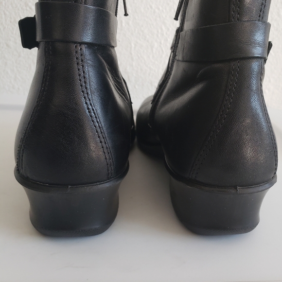 Еcco Women Black Leather Comfy Ankle Boots - Picture 7 of 16